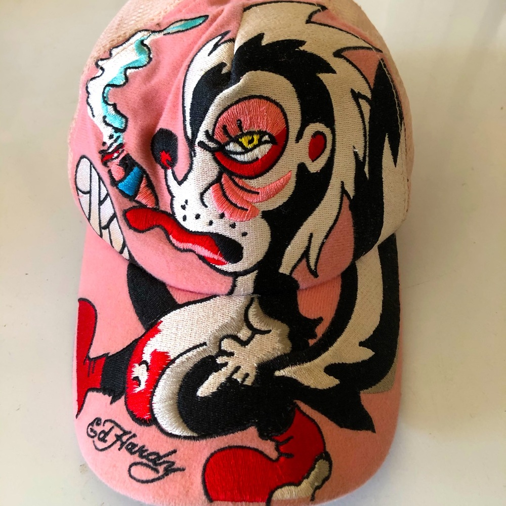 Ed Hardy early 2000’s style smoking skunk hat